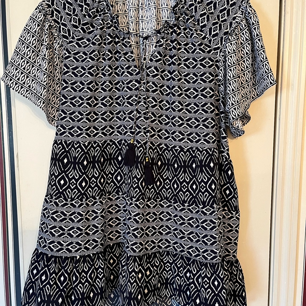 Cato Navy Blue and White Boho Chic blouse Size L
